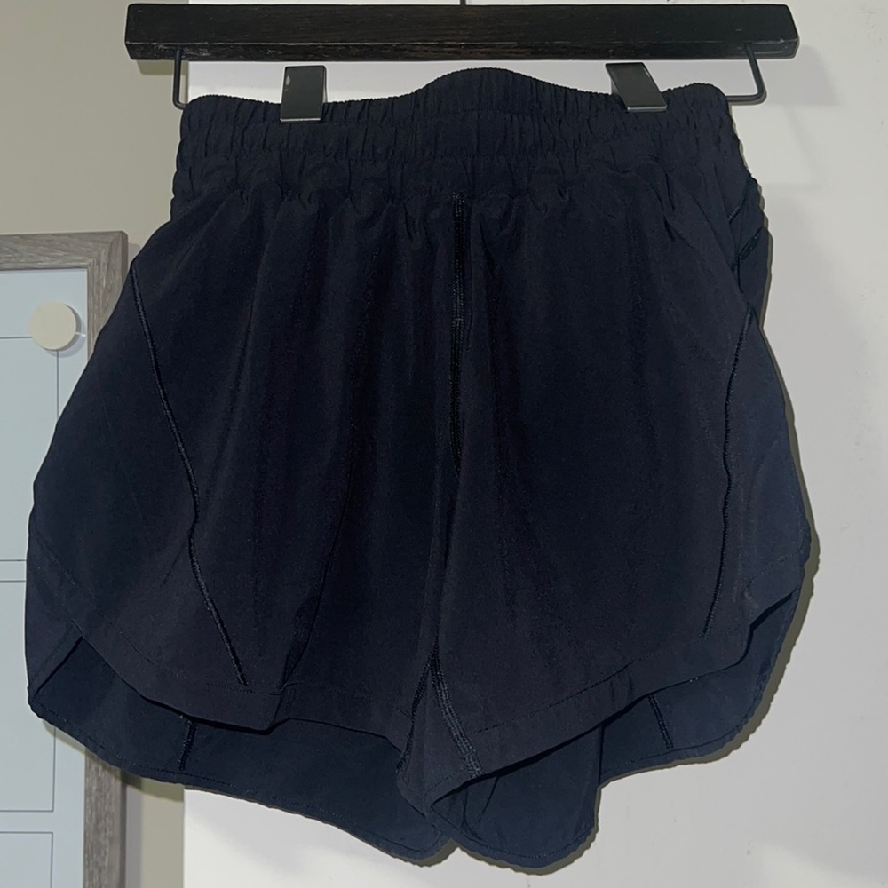 LULULEMON-4. Running short with no under short inside